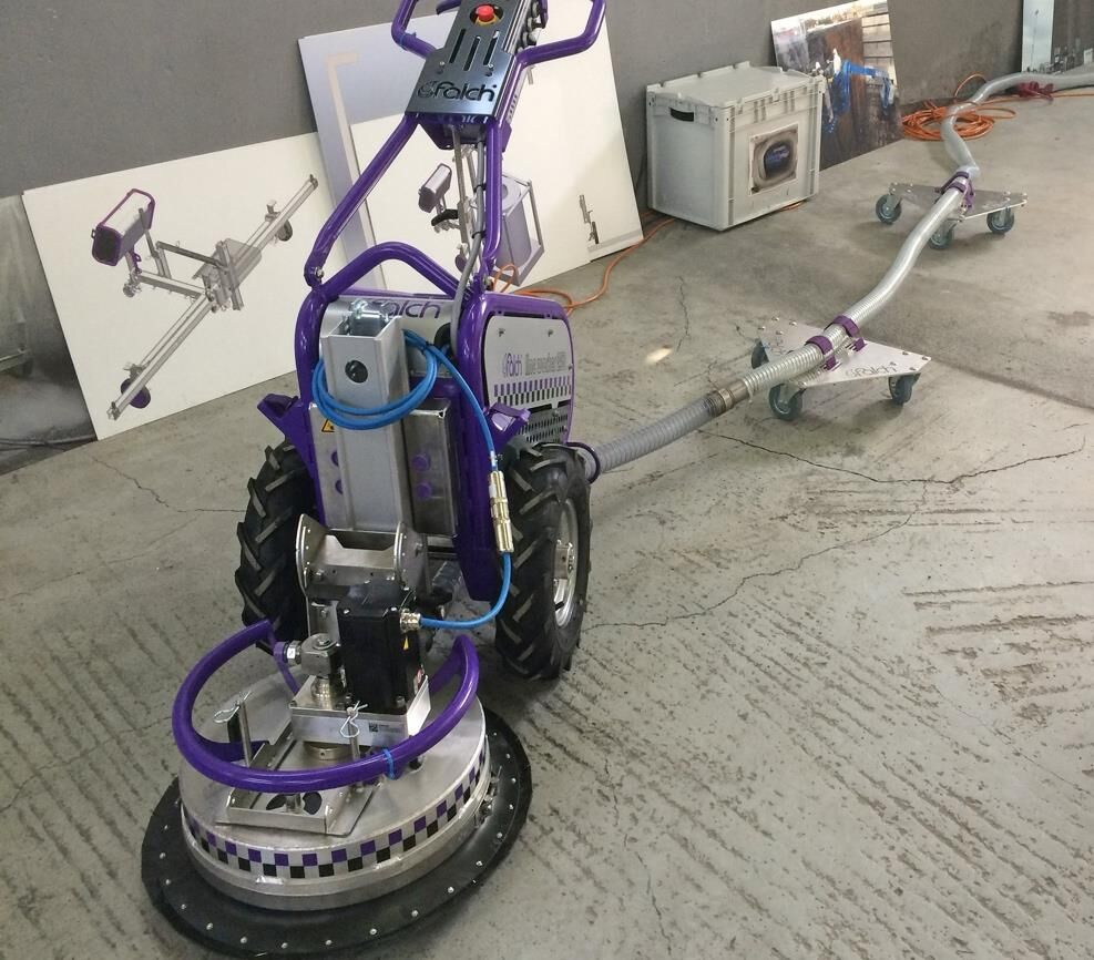 Automated hydro-blasting unit (rotary spinner) for confined-space safety